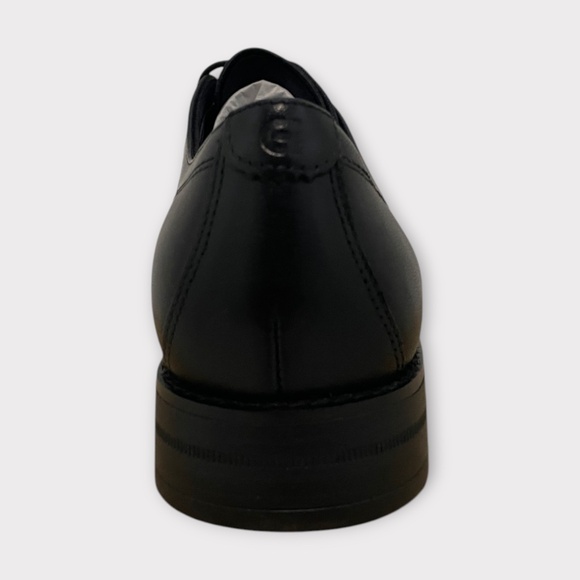 Men\'s Cole Haan Harmon Grand Cap Toe Oxfords in Black Leather. C41585